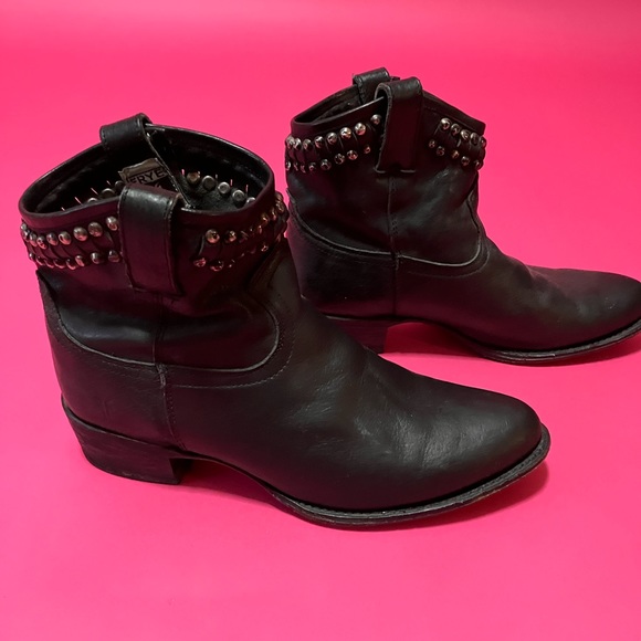 Frye Diana studded ankle boots black leather women’s 9b Rare - Picture 9 of 10